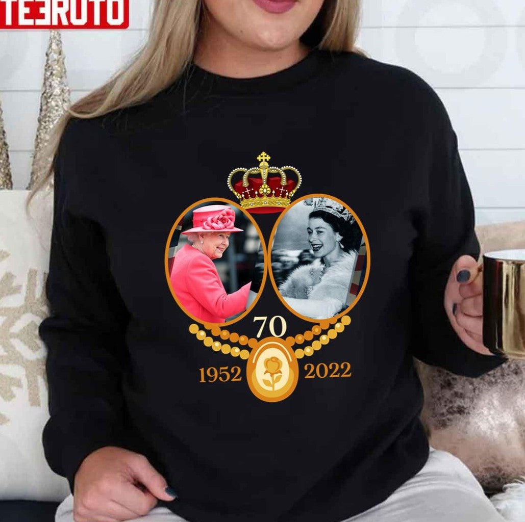 1952 2022 Queens Platinum Jubilee 70 Years Unisex T-Shirt