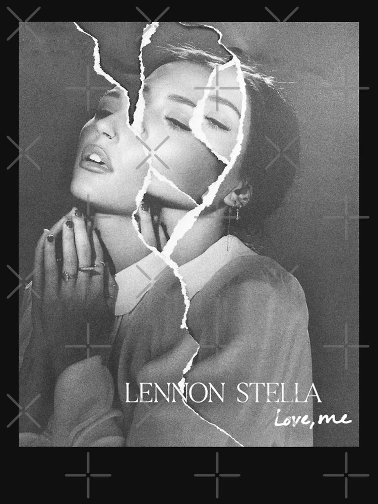 Gilelu-Lennon-Stella-Love,-Me-Tour-2021-Tri-blend