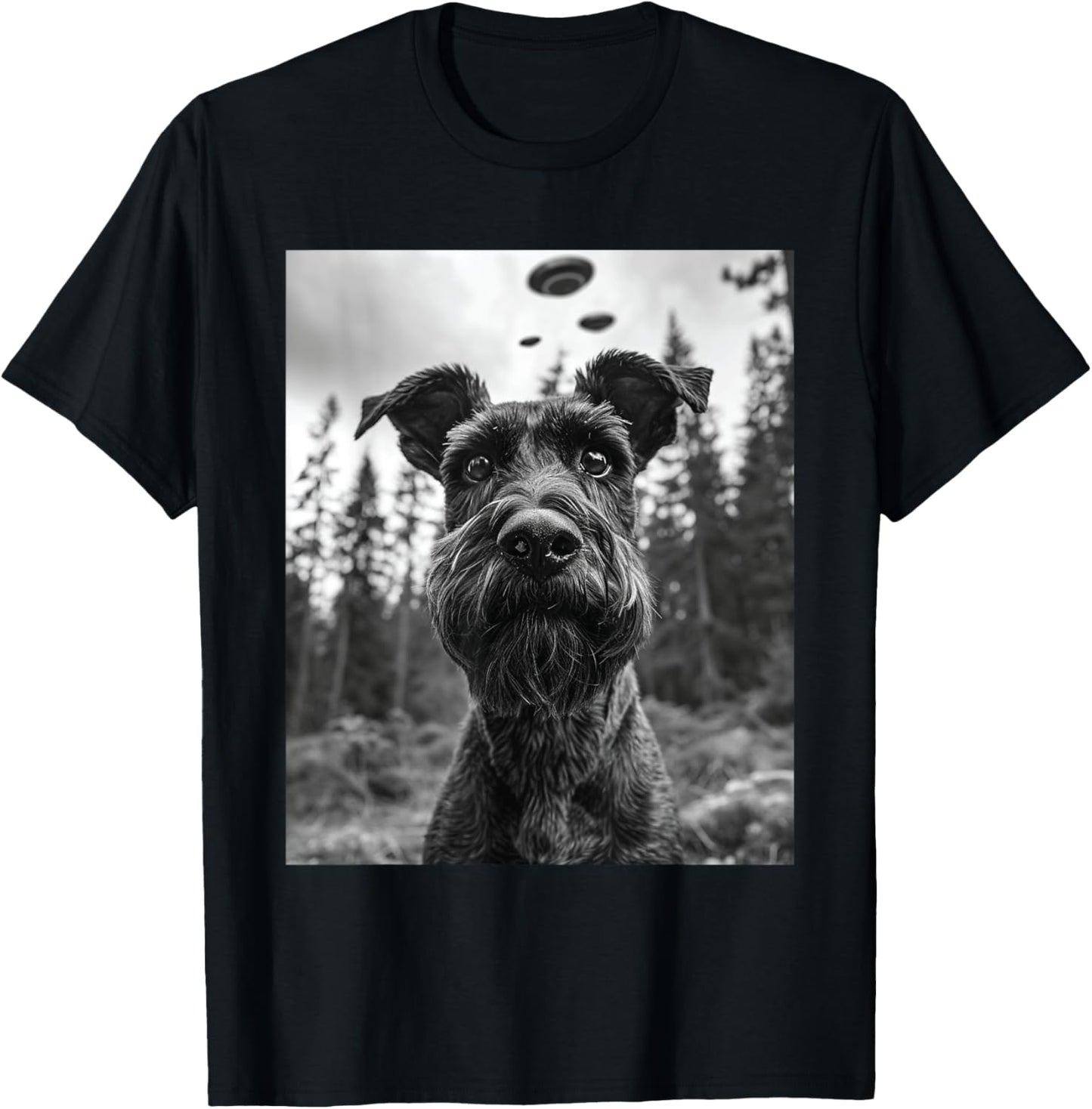 Dog Mom Dad - Funny Alien Selfie Giant Schnauzer UFO T-Shirt