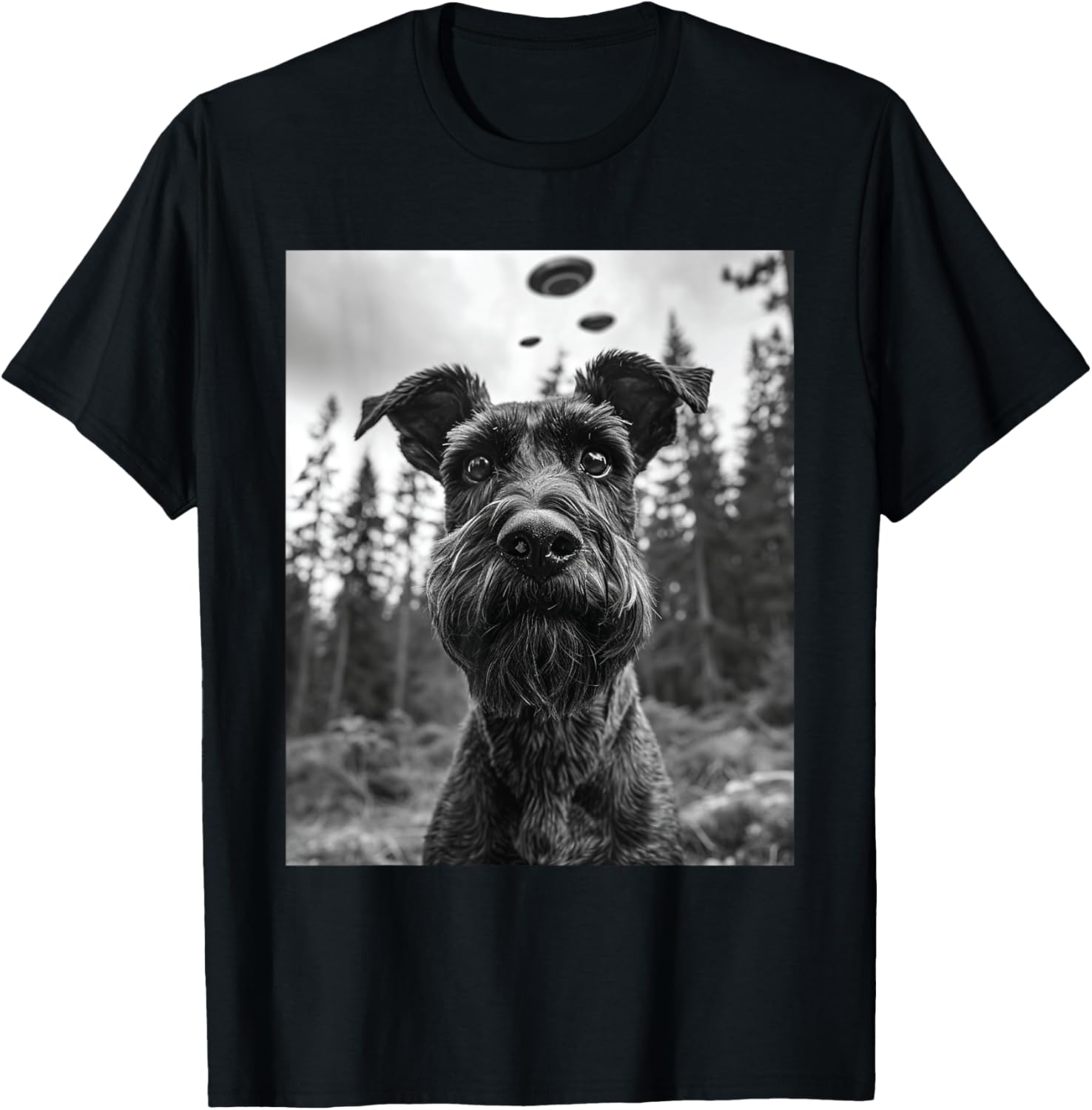 Dog Mom Dad - Funny Alien Selfie Giant Schnauzer UFO T-Shirt