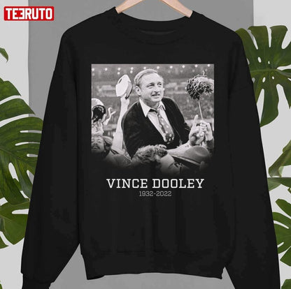 1932 2022 Rip Vince Dooley Coach Georgia Football Unisex Sweatshirt