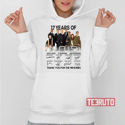 17 Years Of Ncís All Cast Signed 17 Seasons 389 Episodes Unisex T-Shirt